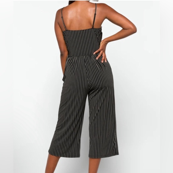 Kaileigh 3X Black Striped Sleeveless Wide Leg Crop Jumpsuit with Pockets… - Picture 2 of 10